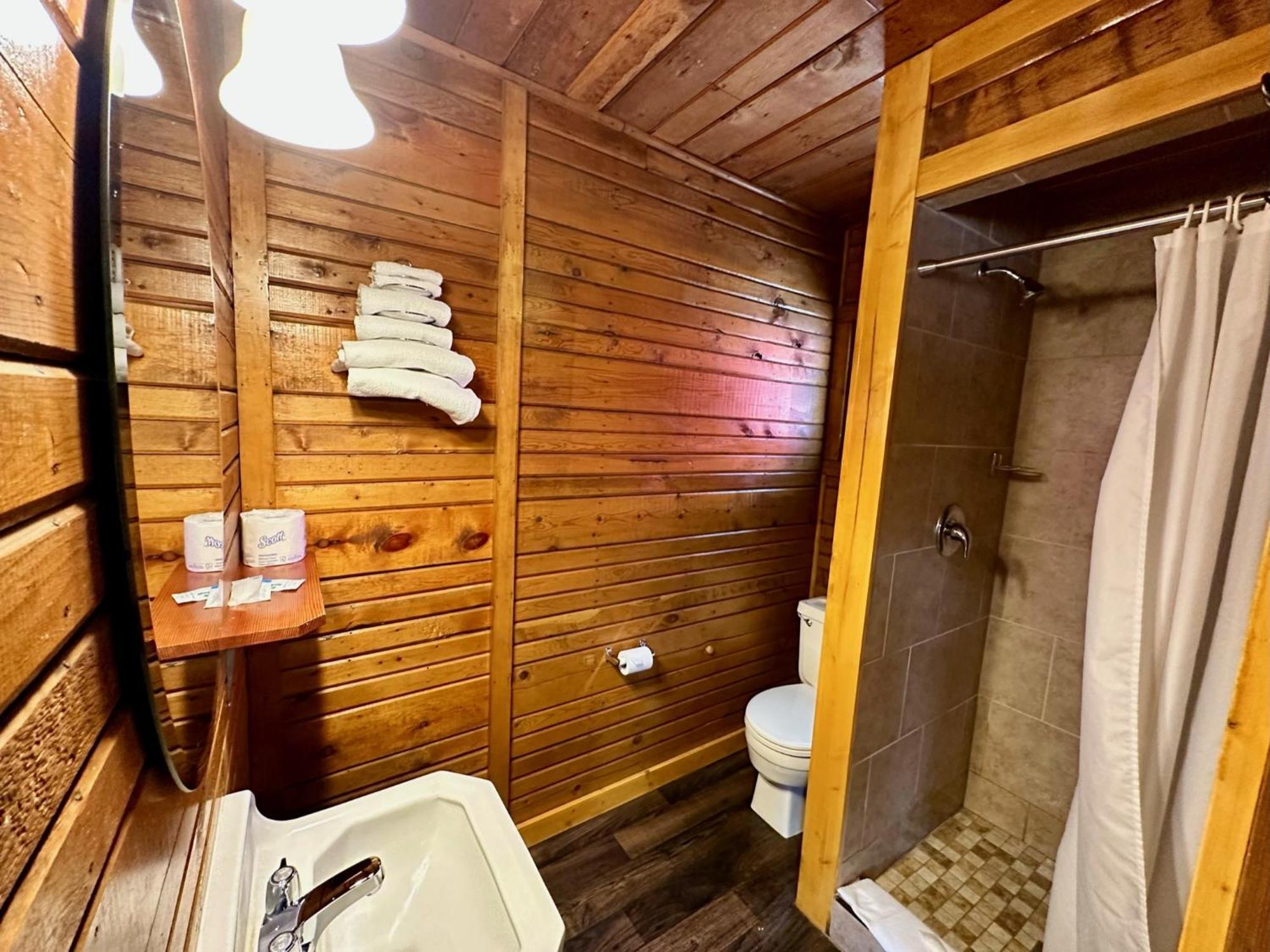 Yellowstone Cabins And Rv West Yellowstone Εξωτερικό φωτογραφία